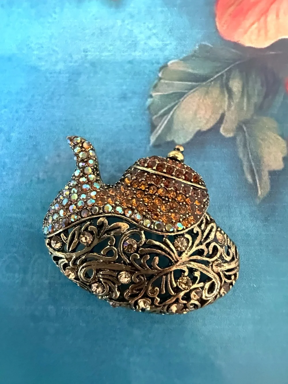 Crystal Embellished Swirl Tea Pot Brooch - Multicolor